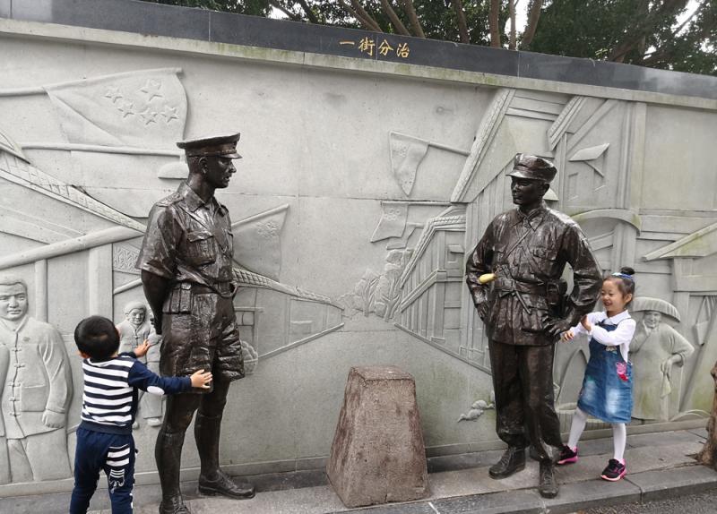 中英街深化公共服务普及，促进深港两地互联互通