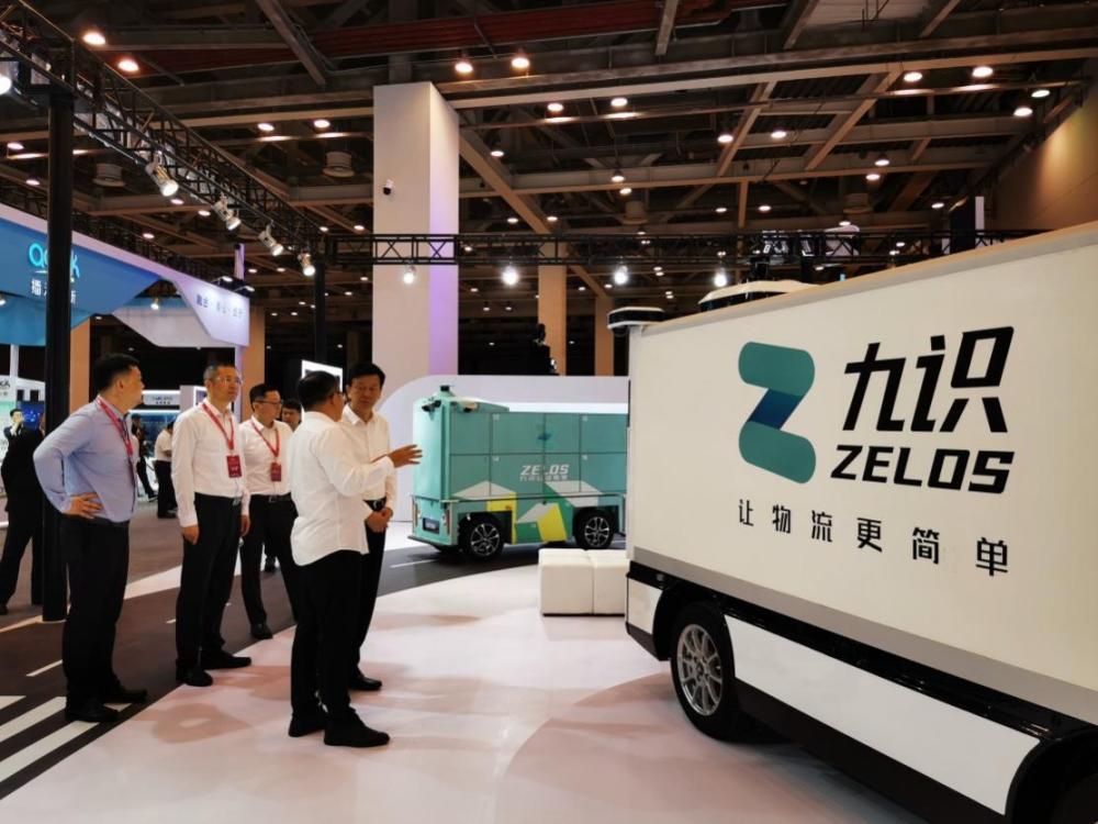 九识智能无人配送车引领物流革命，构建智慧城配新生态