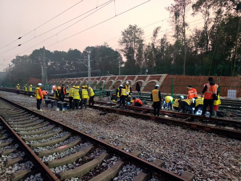 茶亭站信号联锁改造工程成功开通，助力上饶新投发电铁路专用线顺畅运营