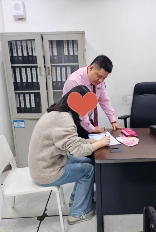 上海地铁4号线好人好事：失主钱包失而复得